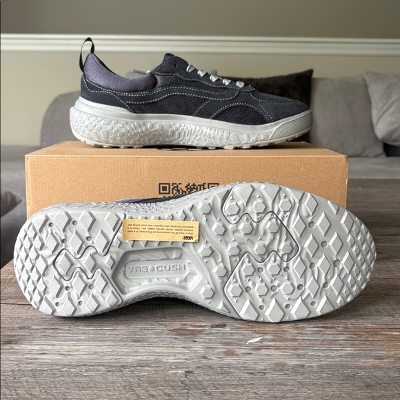 NWT VANS Men's UltraRange Neo VR3 'Asphalt Grey' Shoes - VN000CWE1O7 - Picture 9 of 15